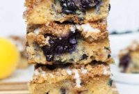 Paleo Lemon Blueberry Crumble Cake