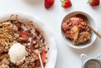 Delectable Gluten-Free Apple Strawberry Crumble