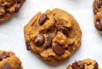Vegan Pumpkin Spice Chocolate Chip Cookies