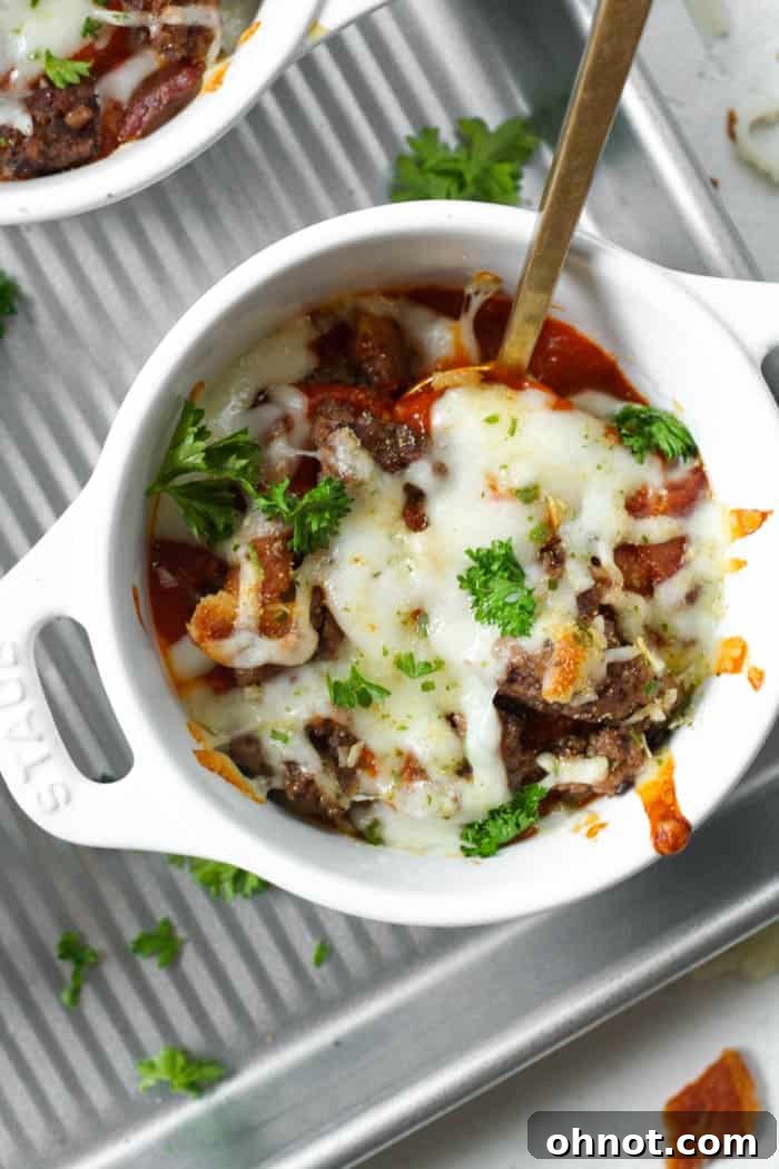 Delicious and customizable crustless pizza bowls, perfect for a quick and healthy meal.