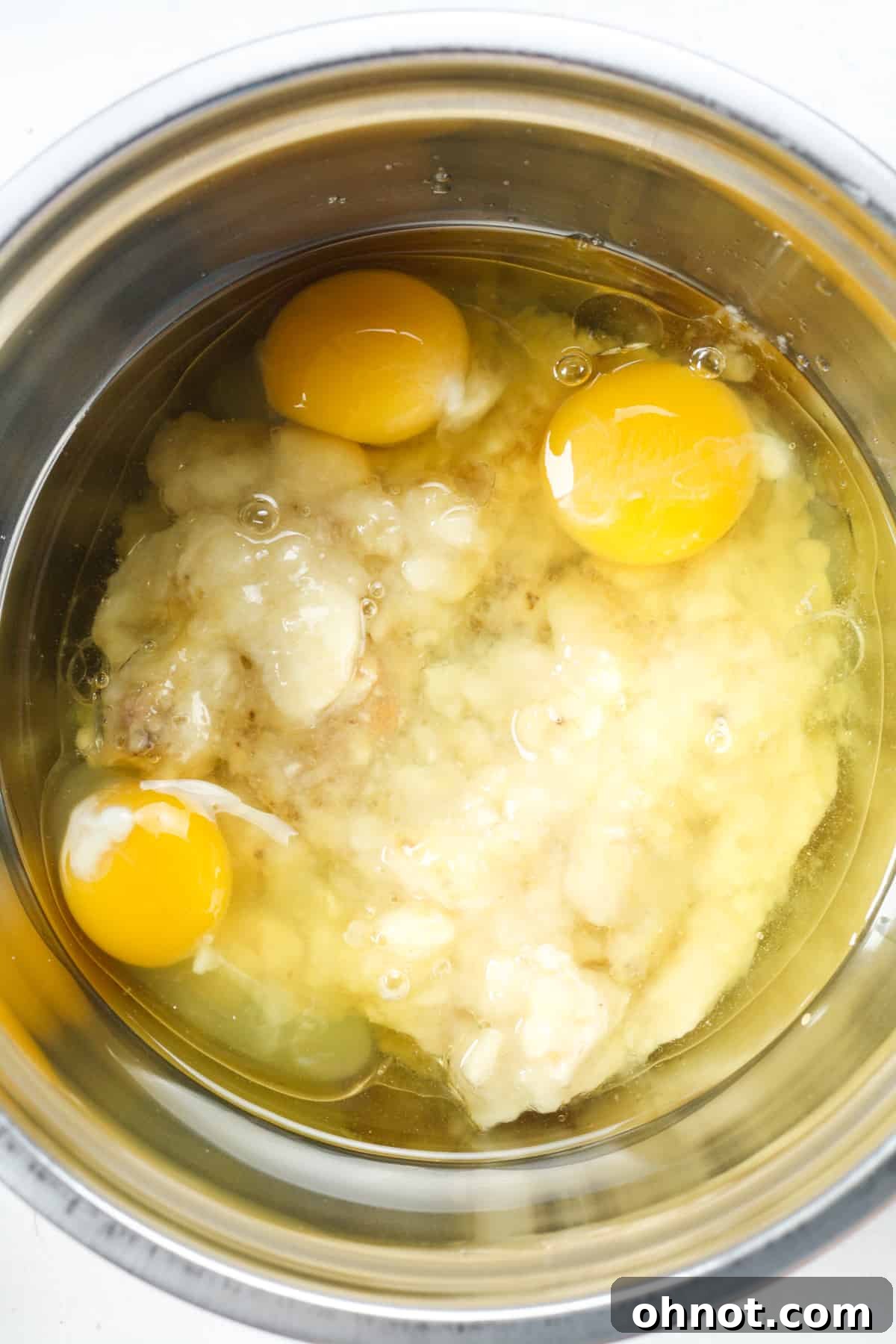 Mashed bananas with eggs.