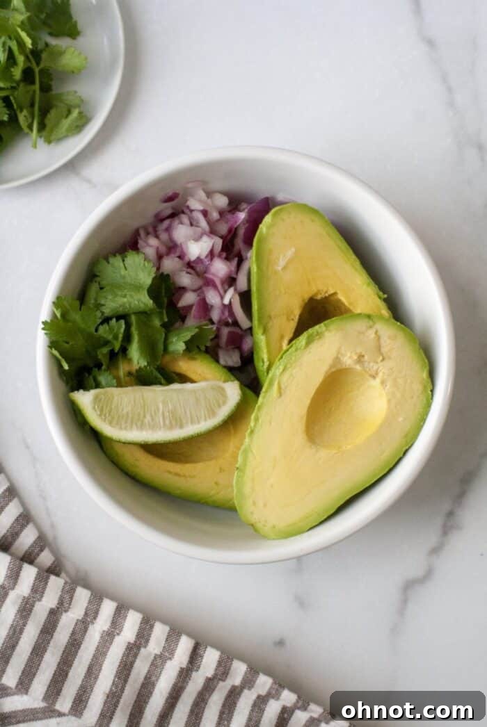 Whole30 guacamole in bowl