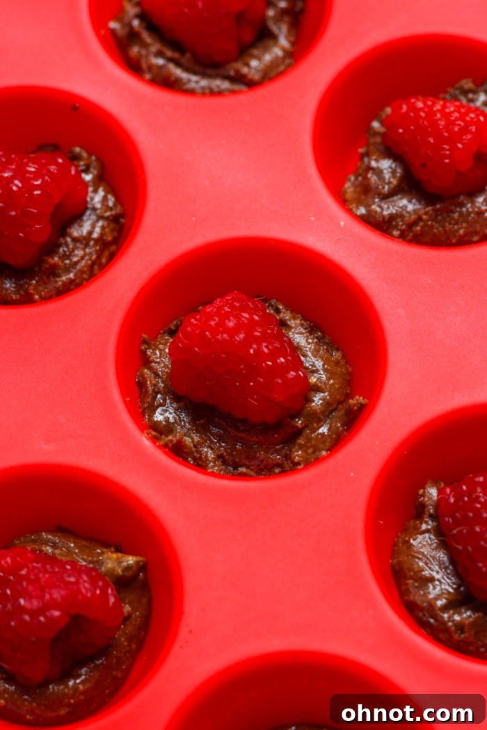 Silicone pan with fruit.
