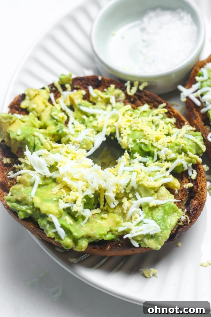 Bagel with avocado.