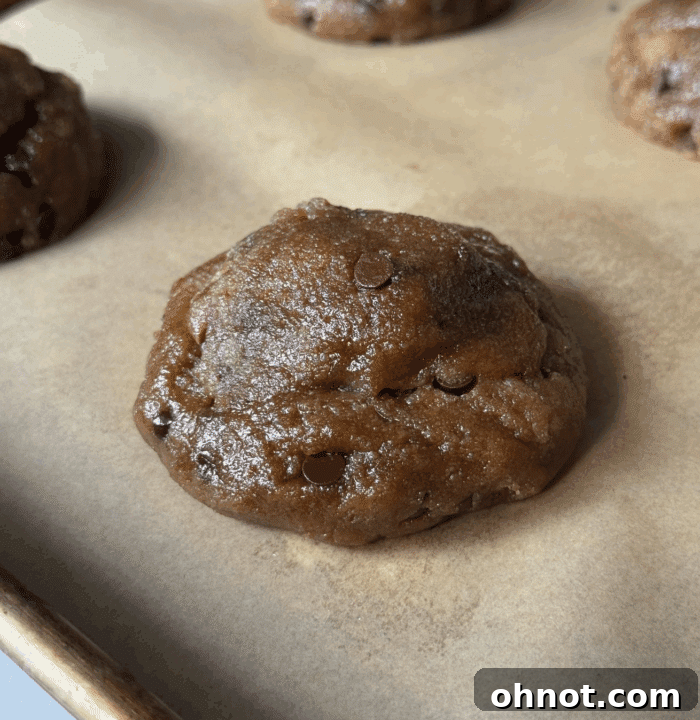 Close up of stuffed cookies.