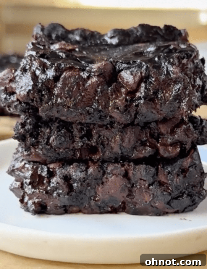 4 ingredient protein brownies - Fudgy, flourless, and high protein dessert.